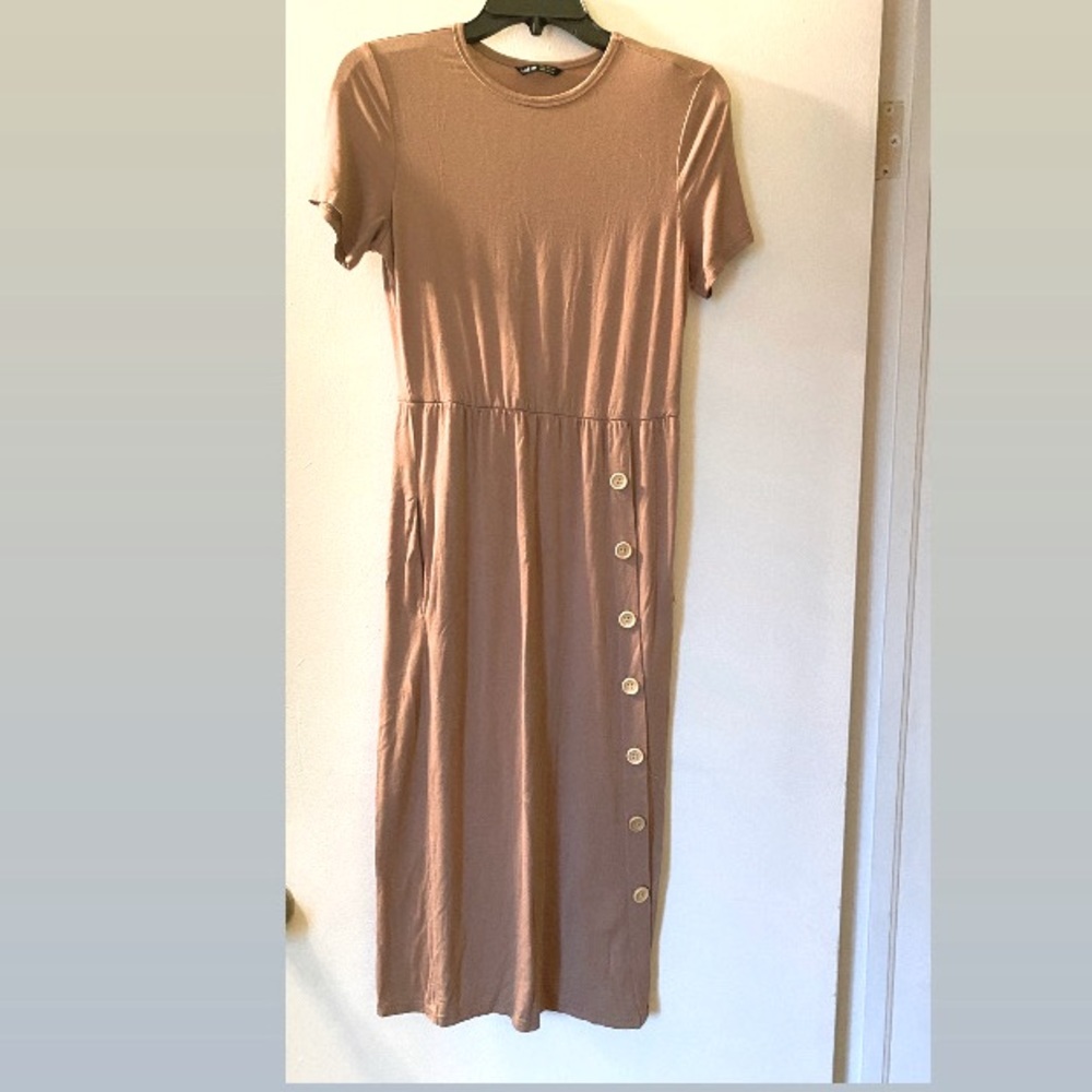 Size: Small. Pockets in both sides!